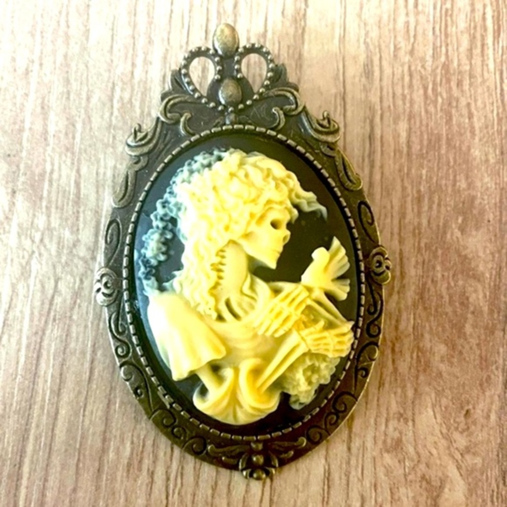 Black and Yellow Skeleton Lady Cameo Victorian Style Brooch, NWT
